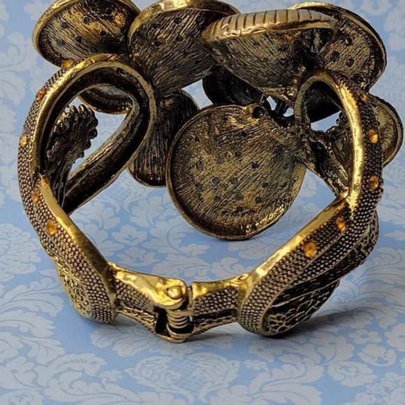 Chunky Rhinestone Vintage Double Flower Bracelet - Picture 7 of 10